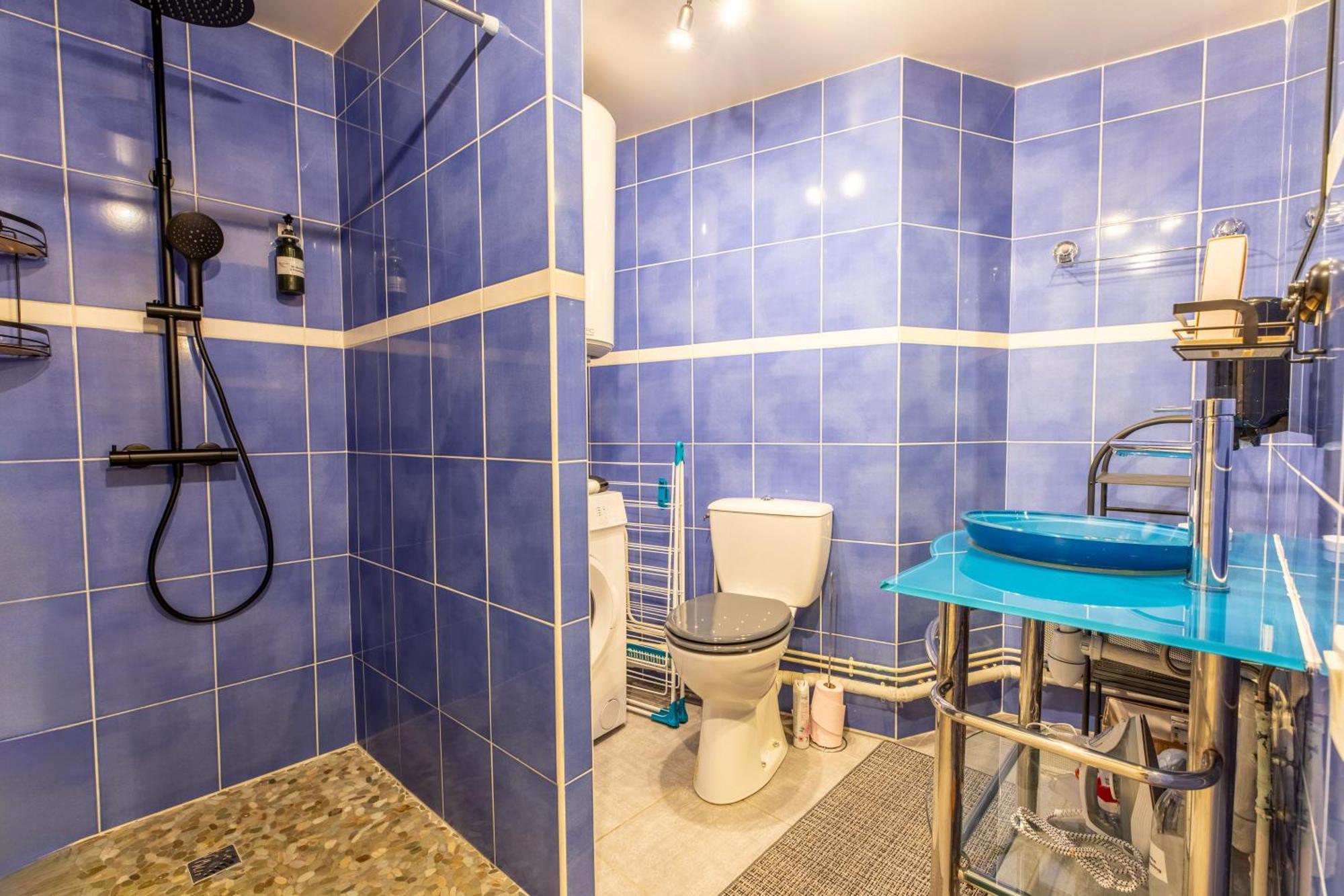 Nid Douillet - Elegant Studio En Plein Centre De Риом Екстериор снимка